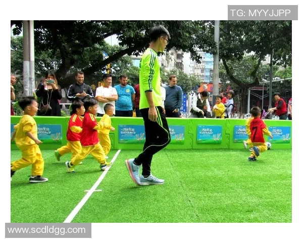 足球抓娃娃新玩法让你在游戏中体验足球的激情与乐趣