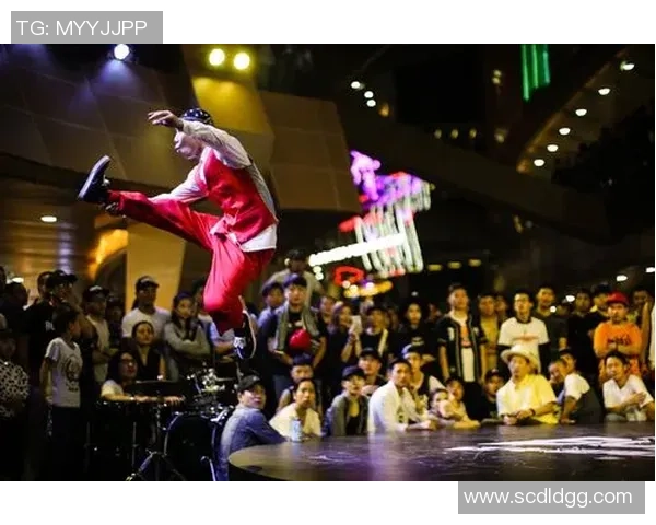 南京飞盘队在全国街舞大赛中以70分领先其他队伍展现出色实力