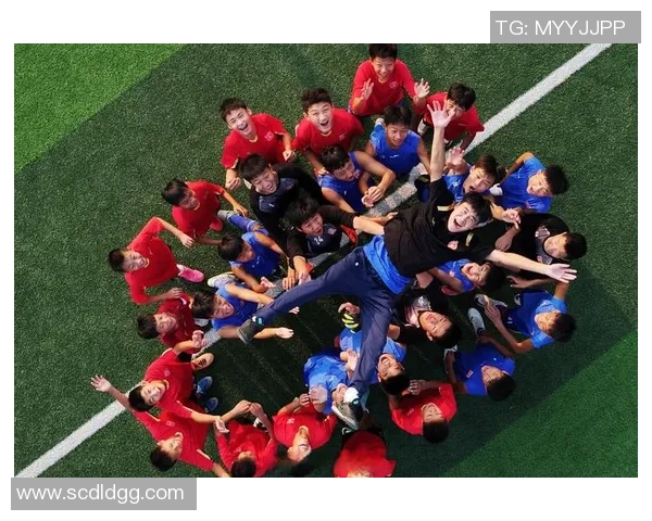 激情四溢的绿茵场上足球的魅力与团结精神尽显无遗